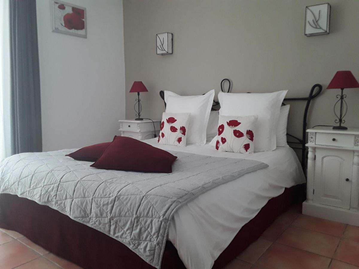 Mas De L'Ile Bed & Breakfast Avignon Exterior photo